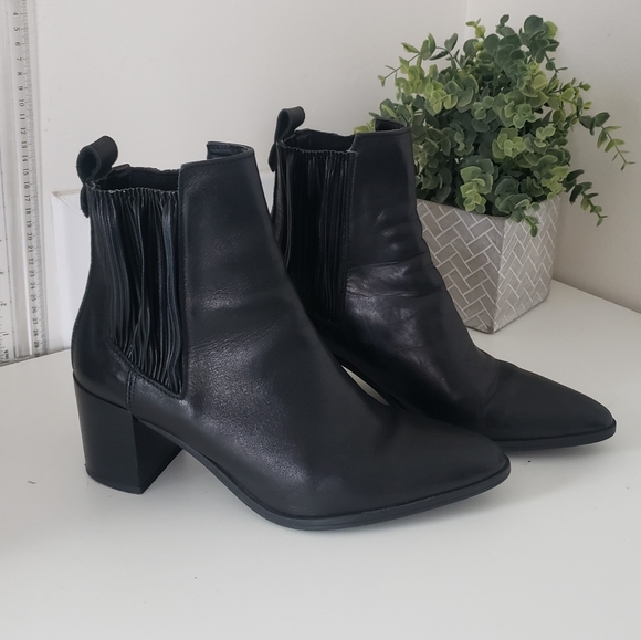 Zara Shoes - Zara Leather chealsea Bootie block heel